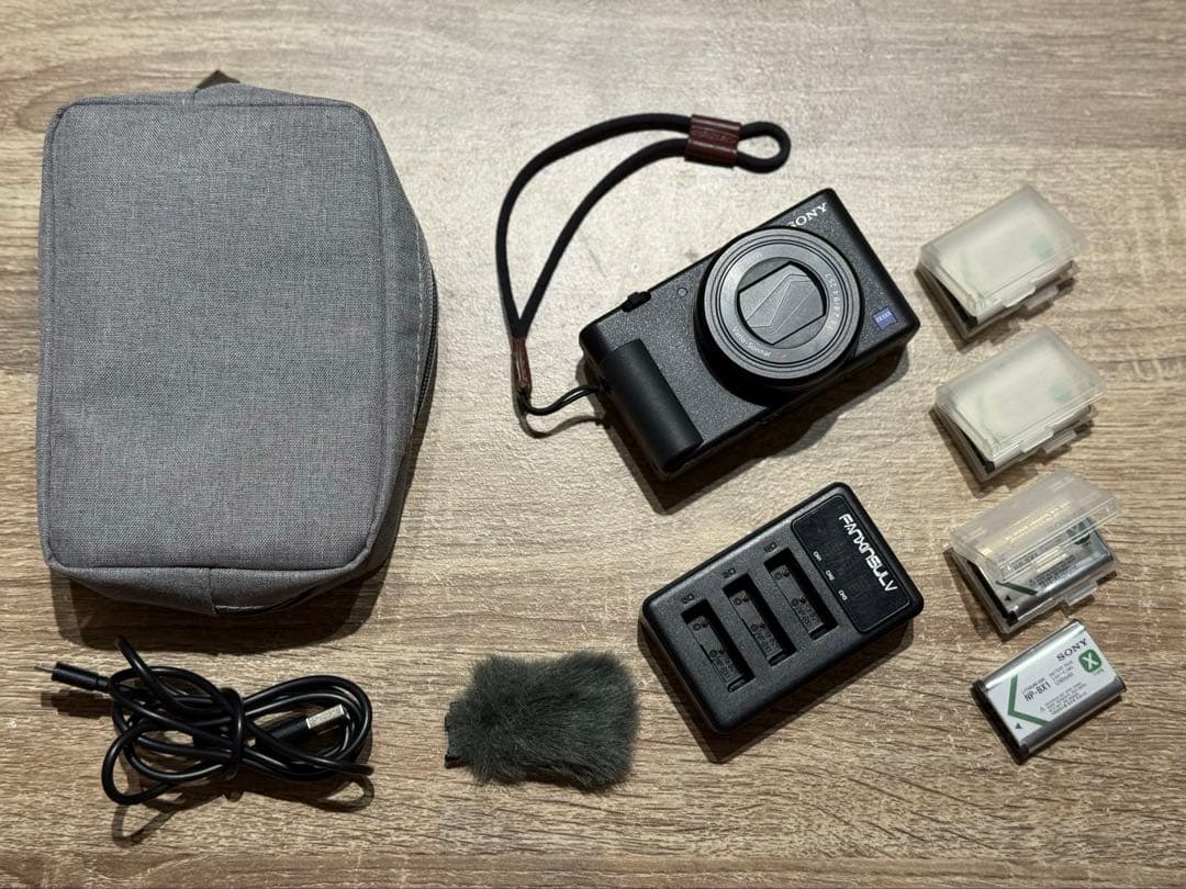 し*す様 美品　カメラ　SONY デジタルカメラ VLOGCAM ZV-1