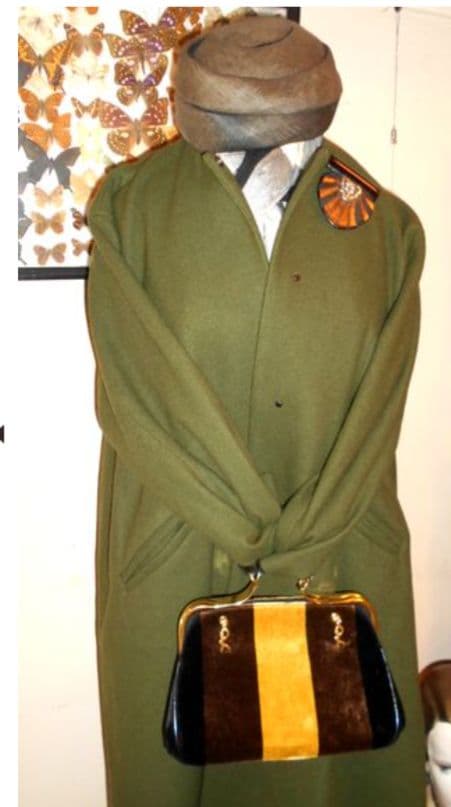 Roberta di Camerinoブラックブラウンマスタードカラベラバッグ