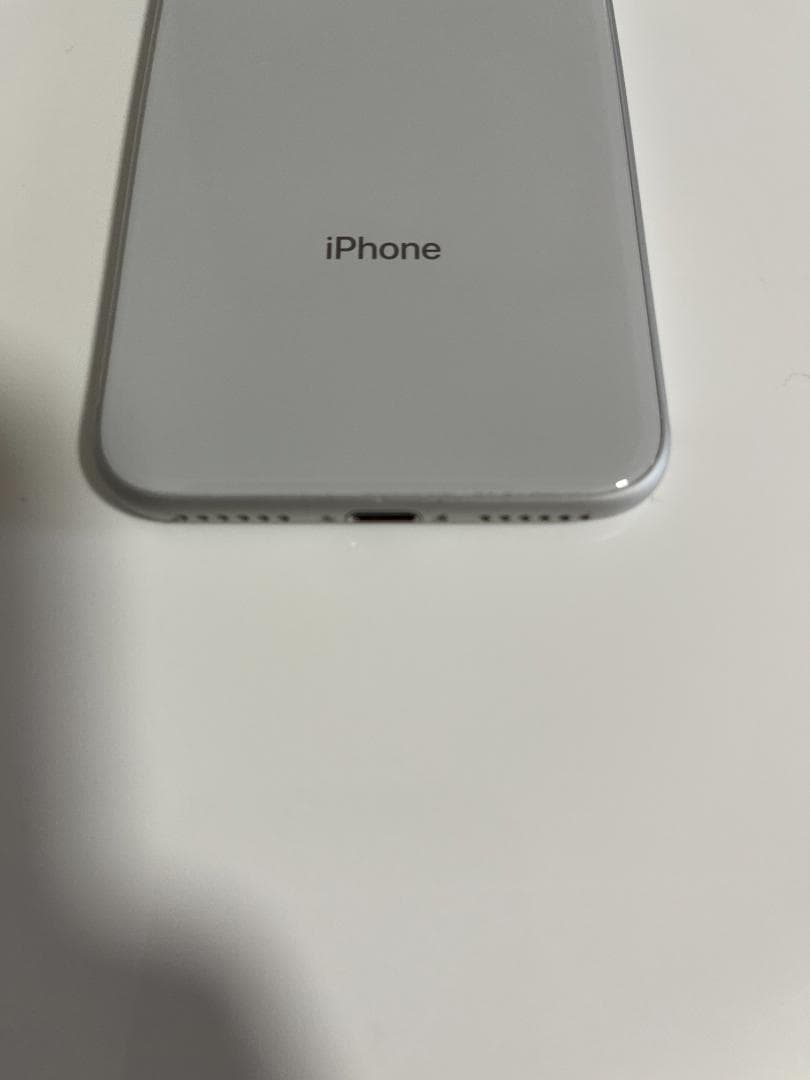 iPhone 8 64GB SIMフリー 動作確認済み（SIM部分に破損あり）