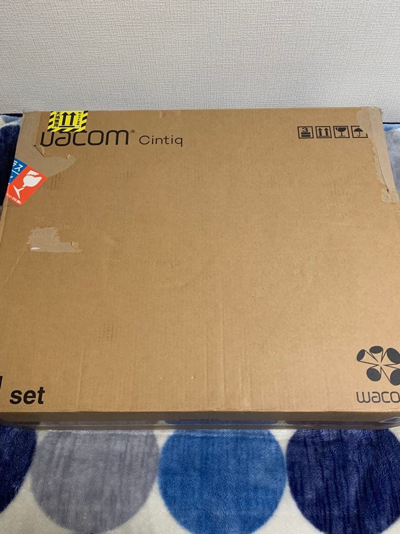 Wacom Cintiq 22 大画面液晶ペンタブレット 本体　プロペン2セット