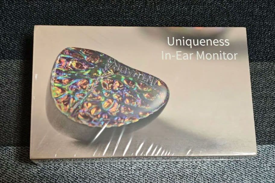 (美品)INTUAURA Uniqueness 4.4mm 1DD+4BA