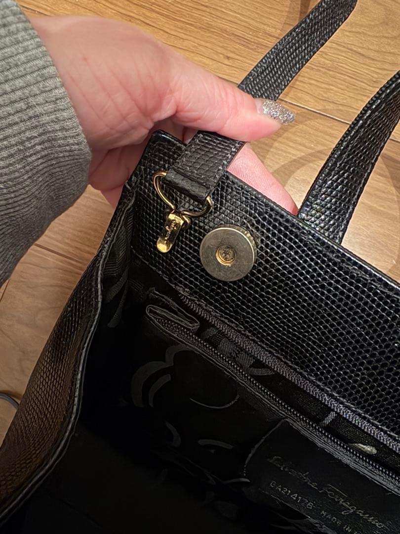 フェラガモ　ハンドバッグ