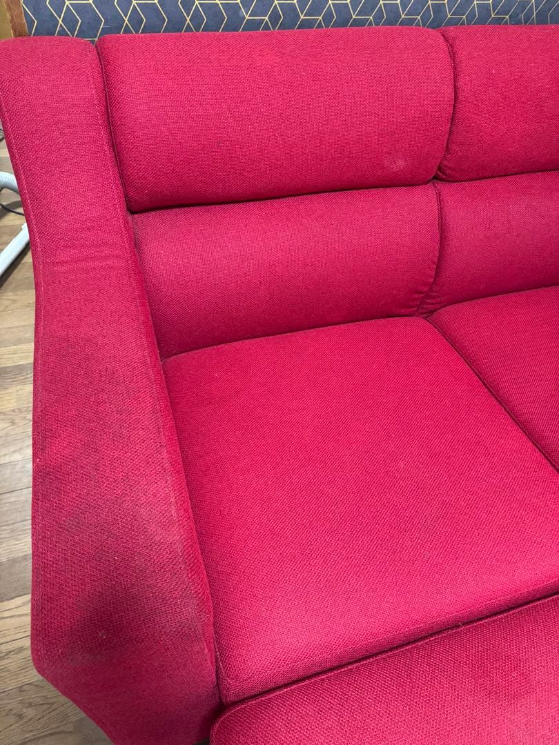 赤い布製コーナーソファ オットマン付き