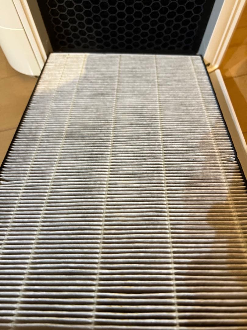 ホワイト空気清浄機 自動運転・静音モード搭載