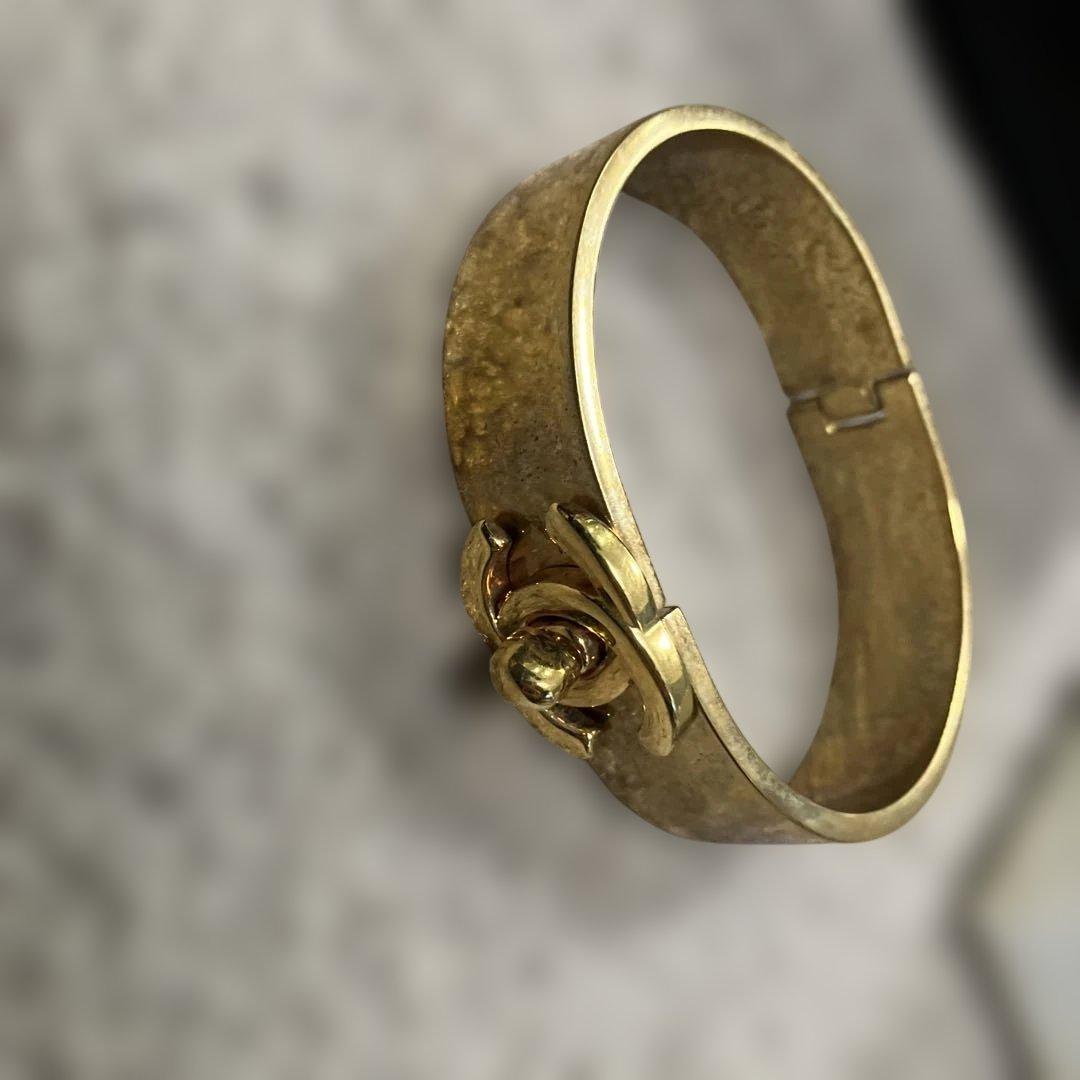 プ*い様 Chanel ゴールド バングル ローズモチーフ