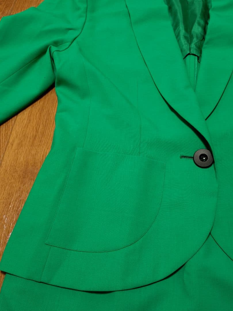 イブサンローラン　グリーン　セットアップ