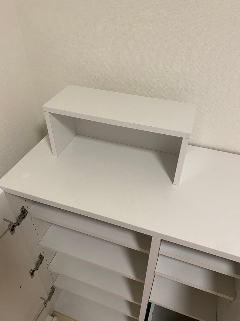 ホワイト収納家具 棚付き 本収納