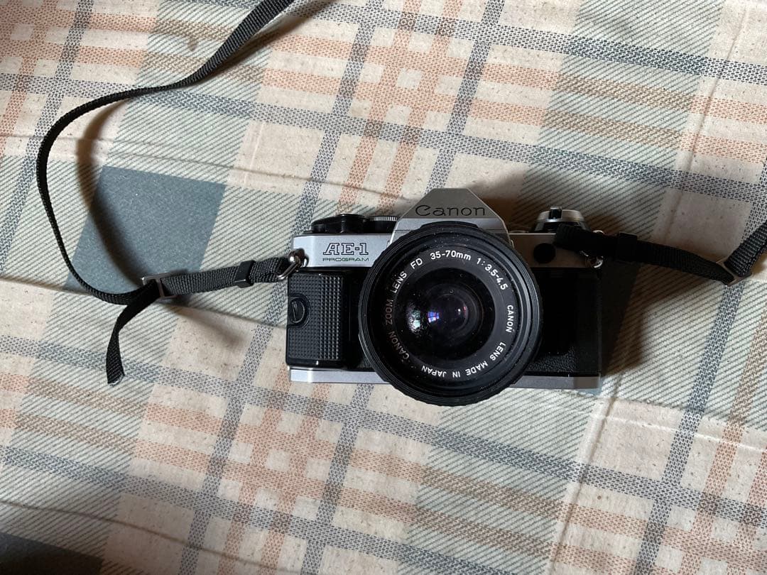 CANON・AE-1。PROGRAM。一眼レフカメラ。【188Aフラッシュ付き】