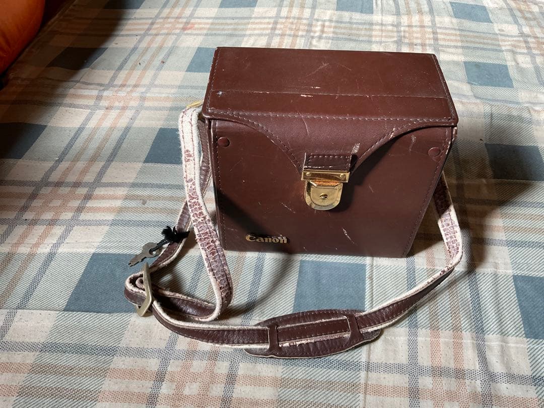 CANON・AE-1。PROGRAM。一眼レフカメラ。【188Aフラッシュ付き】