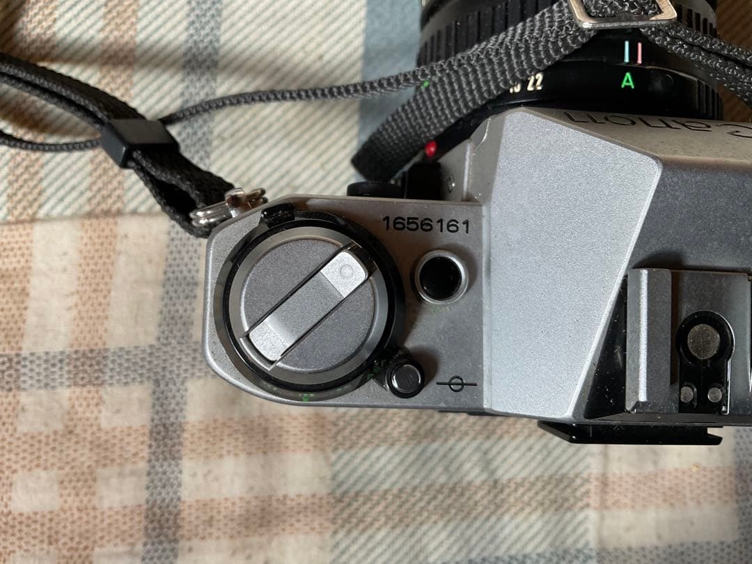 CANON・AE-1。PROGRAM。一眼レフカメラ。【188Aフラッシュ付き】