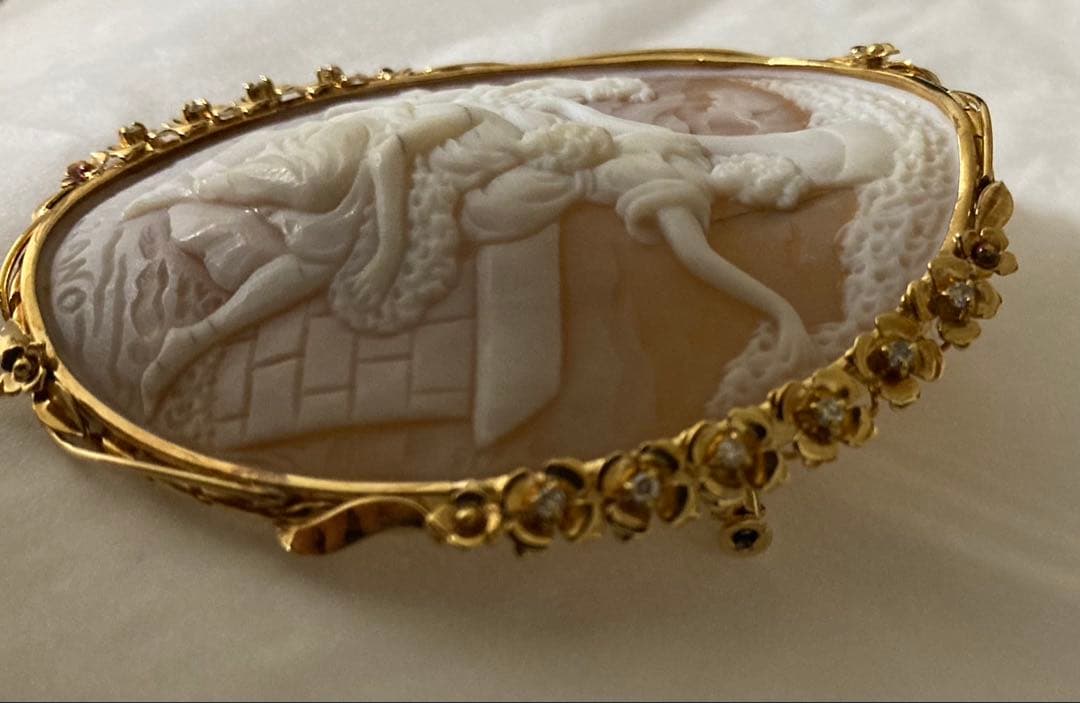 バルザーノ カメオ シェル製 ゴールド枠