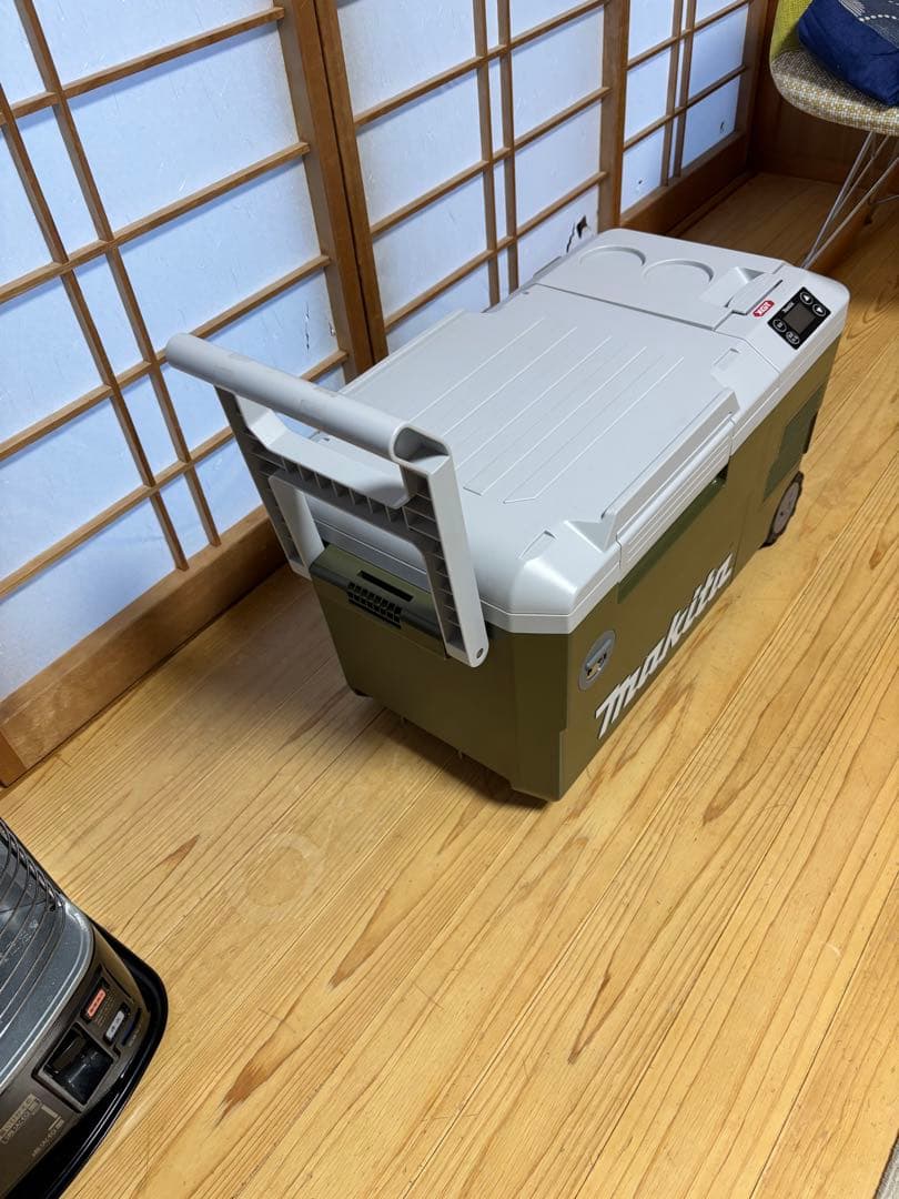 早い者勝ち Makita 冷温庫 キャスター付き CW001GZO