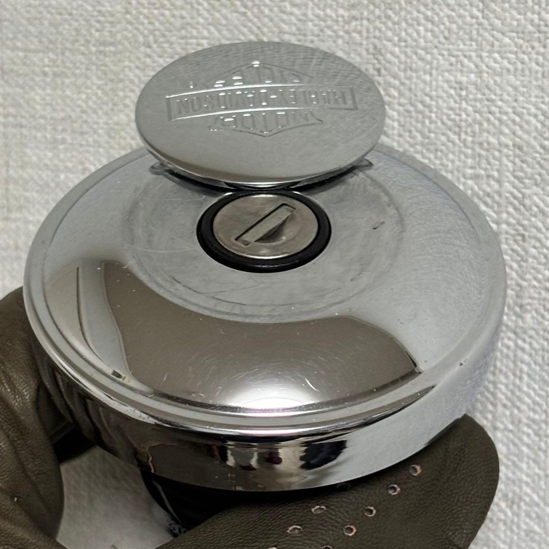 【ハーレーダビッドソン】美品 鍵付き ロゴ入り ガソリンキャップ 未使用 正規品