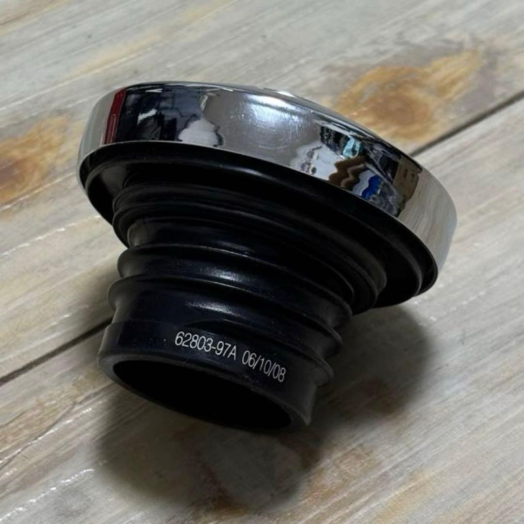 【ハーレーダビッドソン】美品 鍵付き ロゴ入り ガソリンキャップ 未使用 正規品