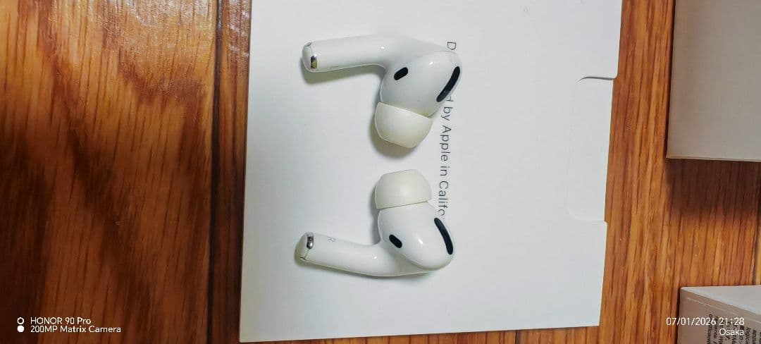 Airpods Pro 1完璧に動作しています。