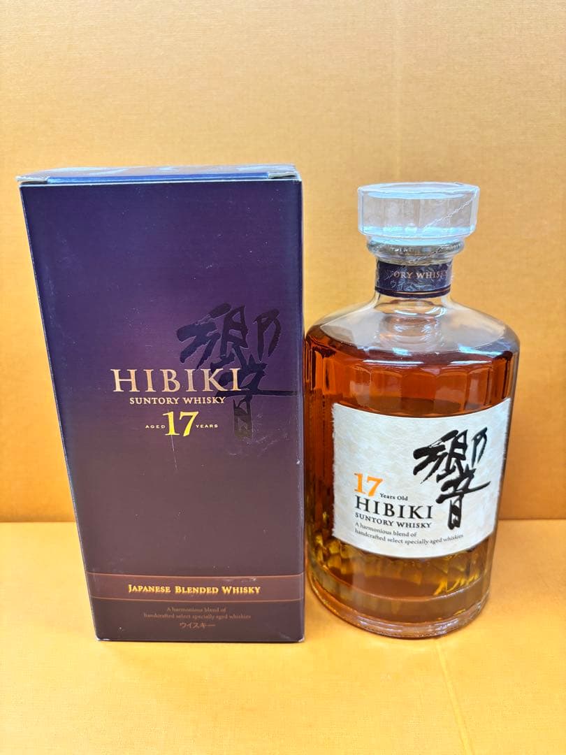 未開栓 サントリ一 響17年 古酒700ml 43% 箱付