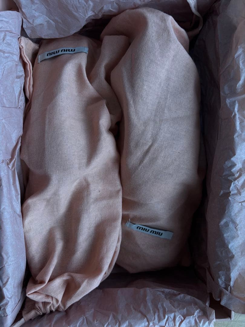 MIU MIU ベージュ スエード モカシン