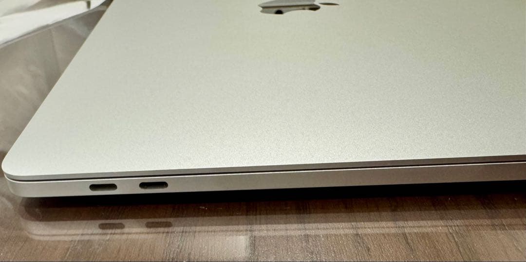 【美品】MacBook Pro 2017【Touch Bar 英字キーボード】