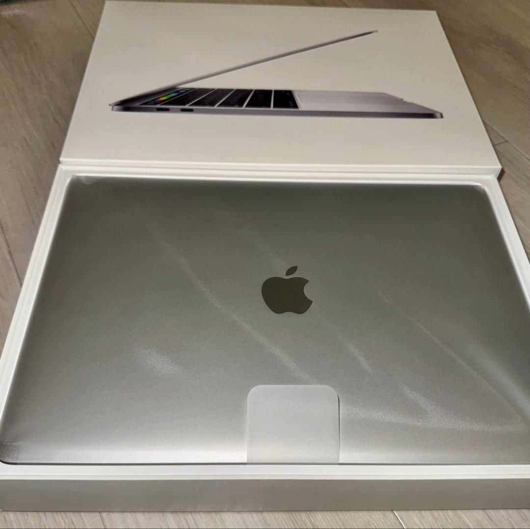 【美品】MacBook Pro 2017【Touch Bar 英字キーボード】