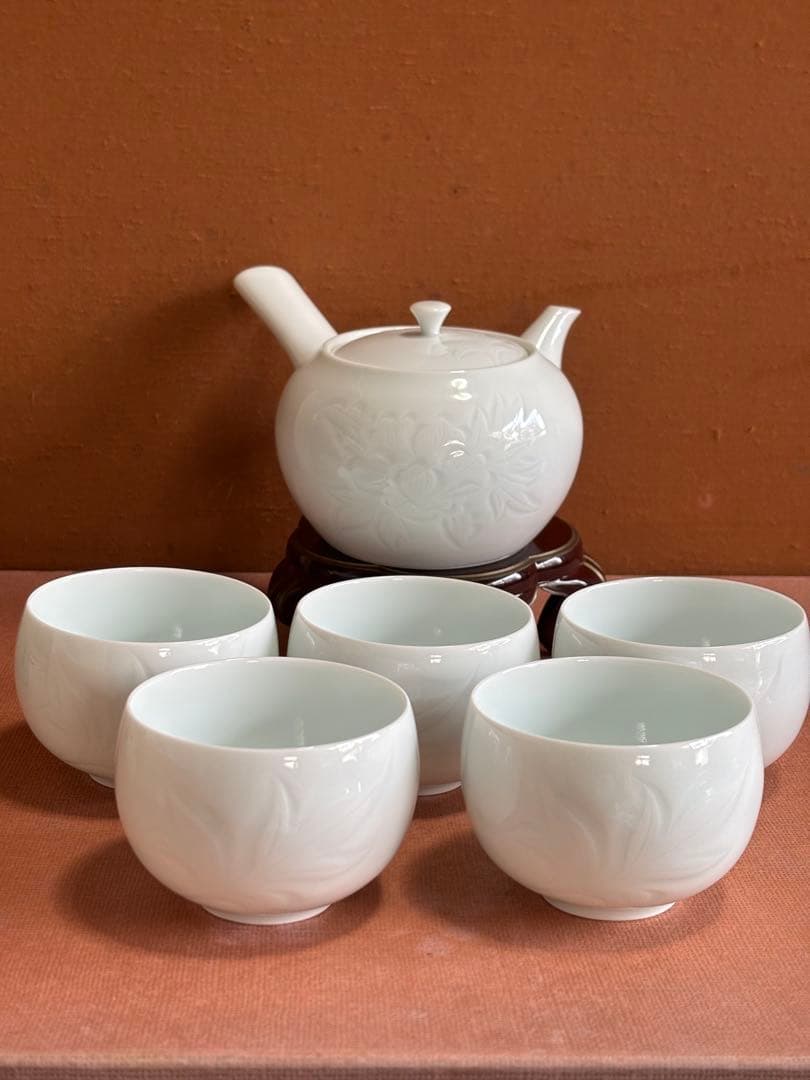 やまちゃん　有田白磁名工初代奥川忠右衛門作白磁陽刻茶器揃茶碗五客急須