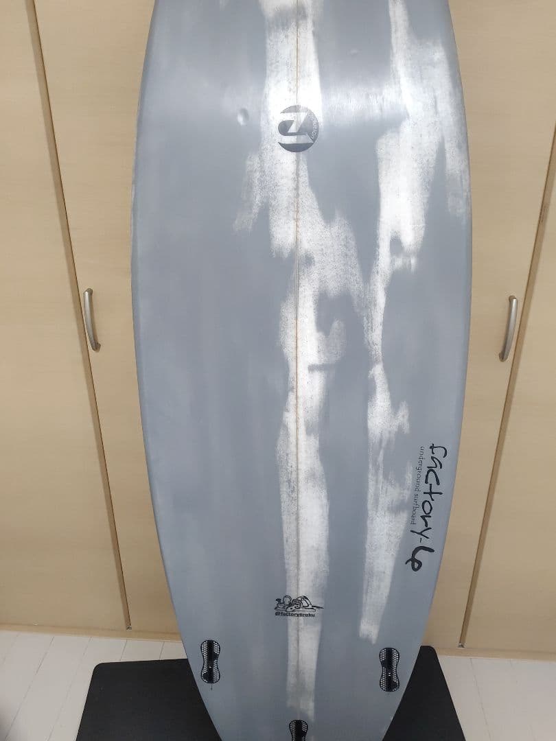 evolution、factory-6 ショートボード グレー