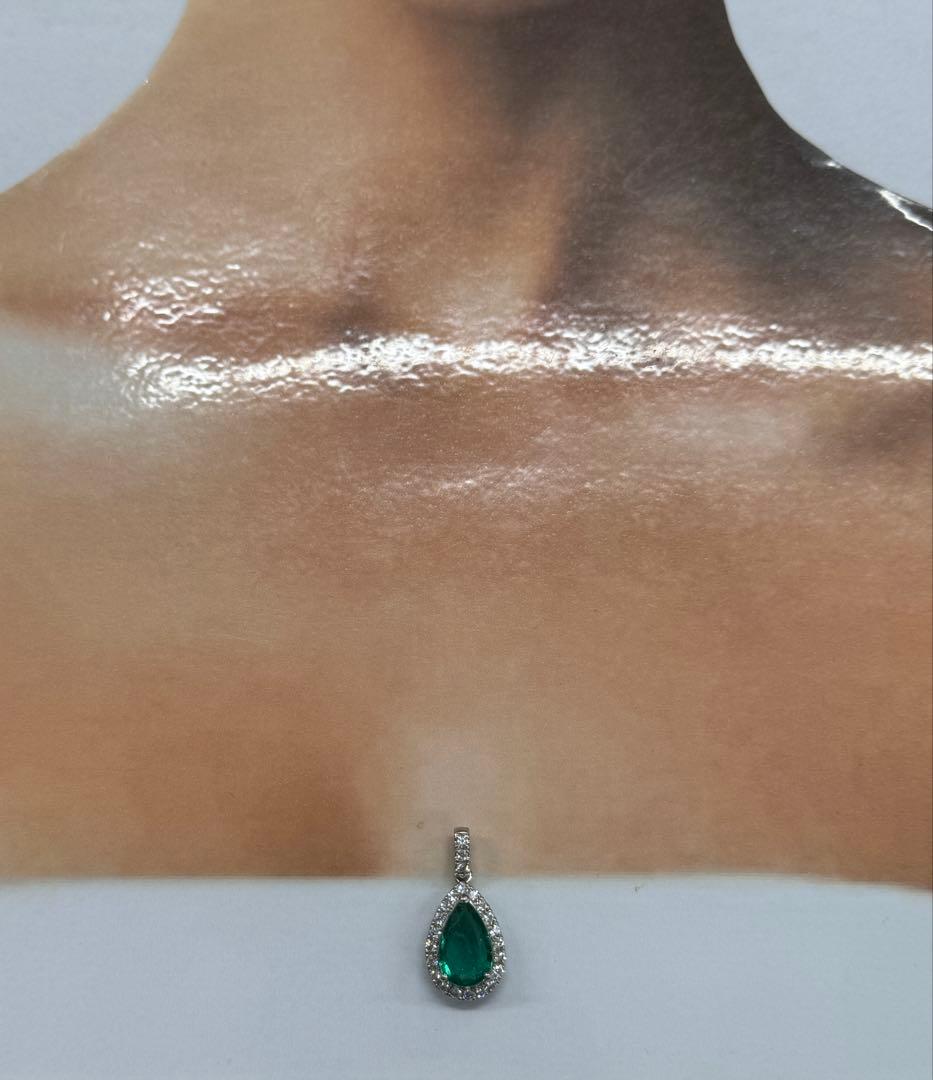 期間限定価格★3.1ct★エメラルド0.50ctダイヤペンダントネックレストップ