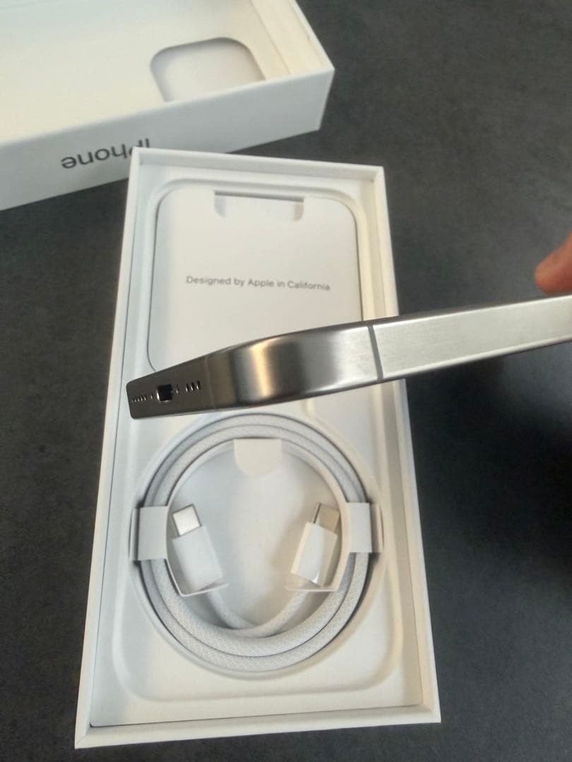 Apple iPhone 15 Pro 128GB A2848 アメリカ版