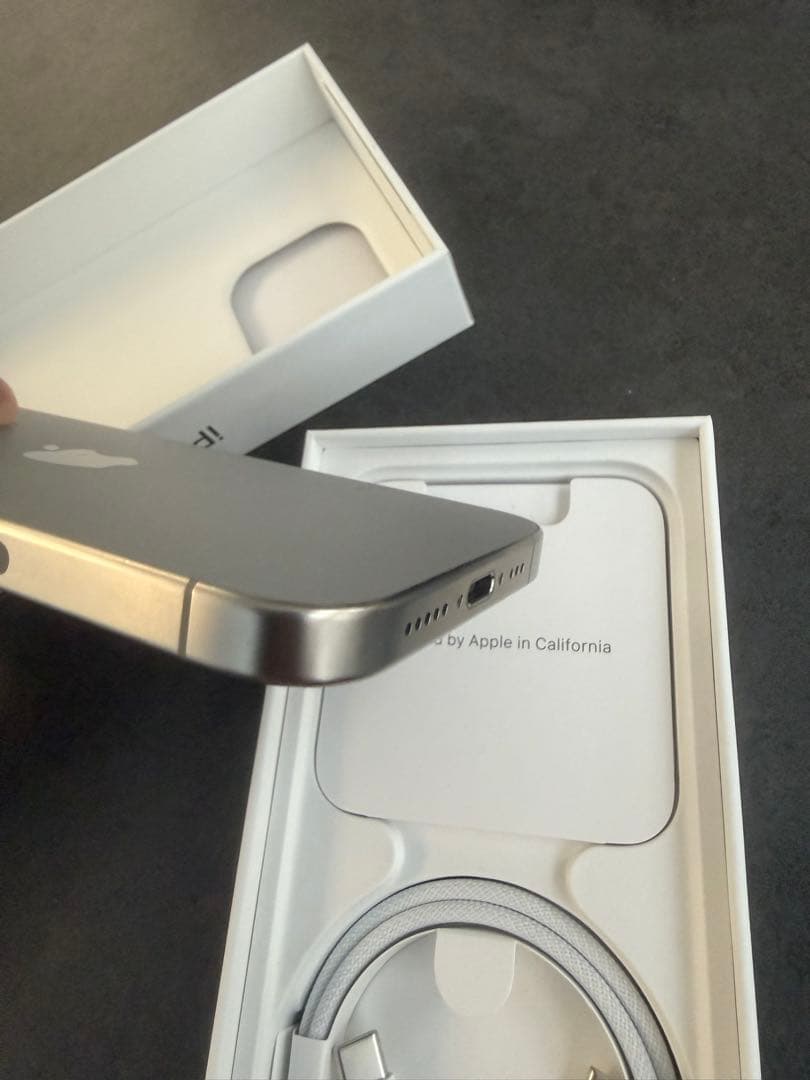 Apple iPhone 15 Pro 128GB A2848 アメリカ版