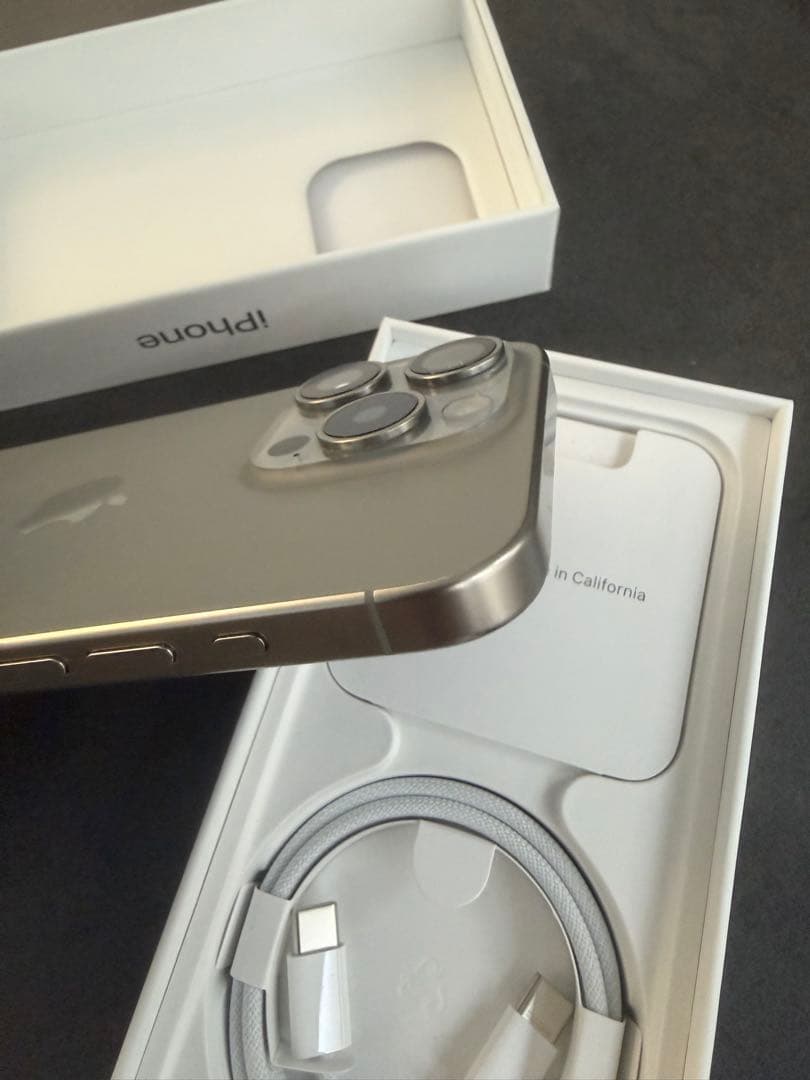 Apple iPhone 15 Pro 128GB A2848 アメリカ版