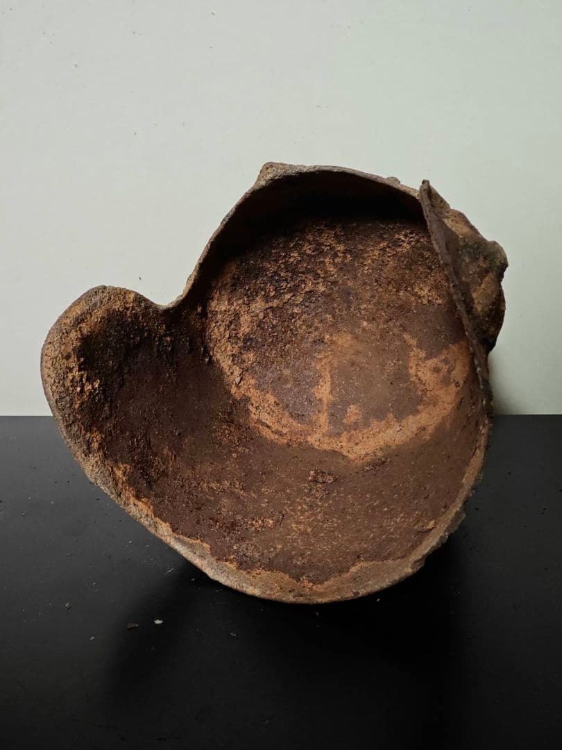 古代鉄製兜　古代中国　西晋時代〜元時代　考古発掘品　古代武具　貴重　博物館クラス