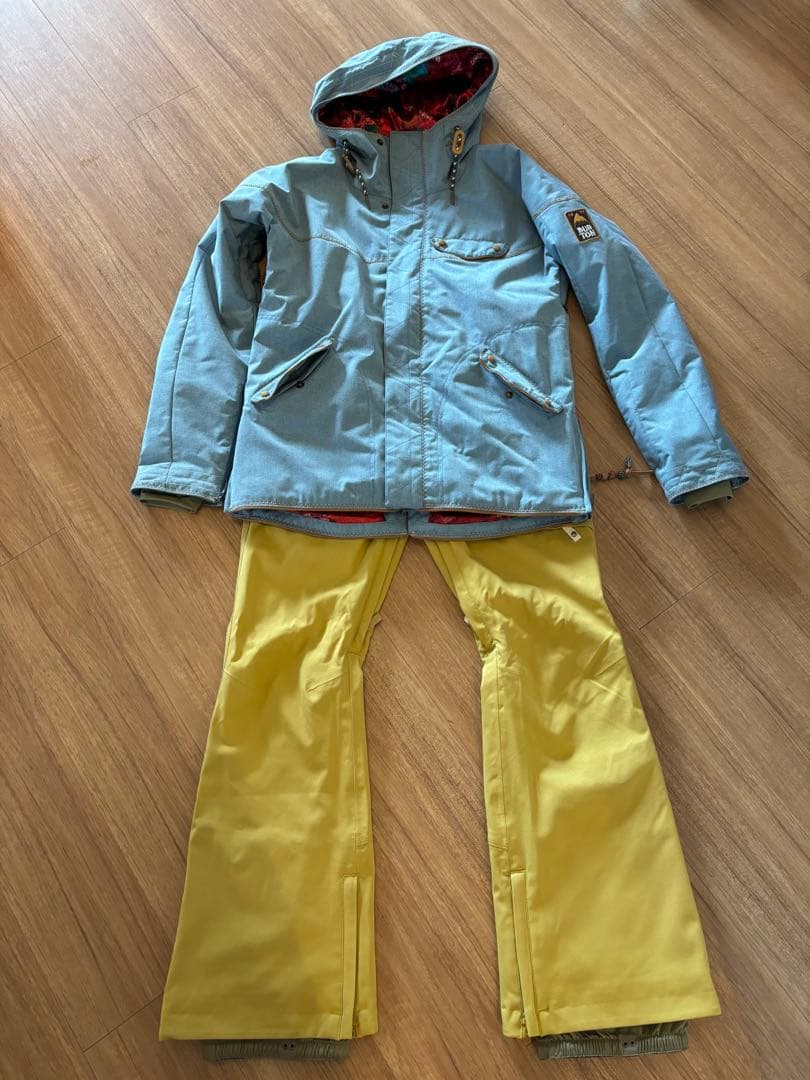 BURTON スノーボードウェア 女性用 上下セット