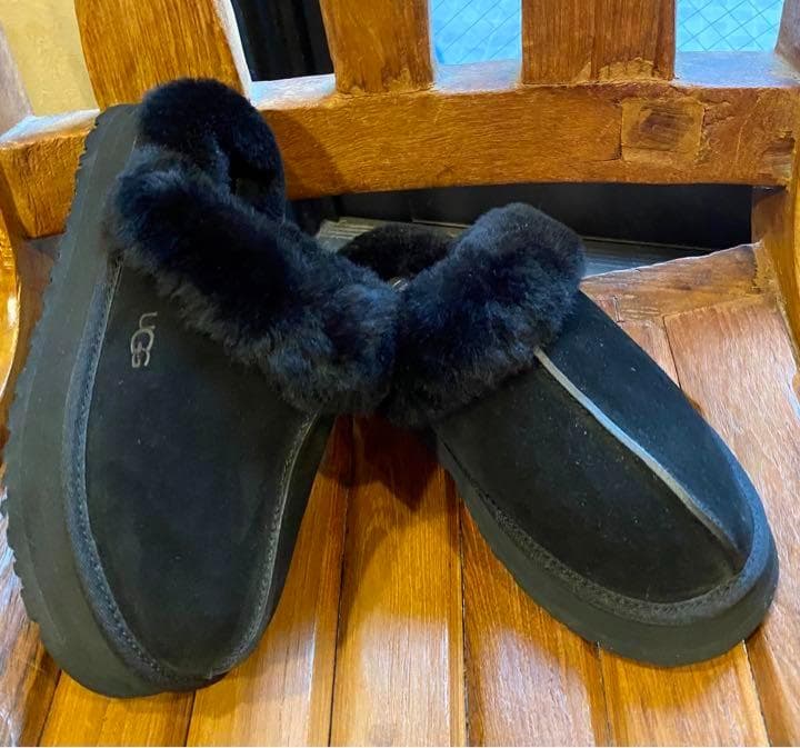 国内正規品✨③展示品✨24⇒～23靴下23.5素足✨UGG ✨ディスケット✨厚底