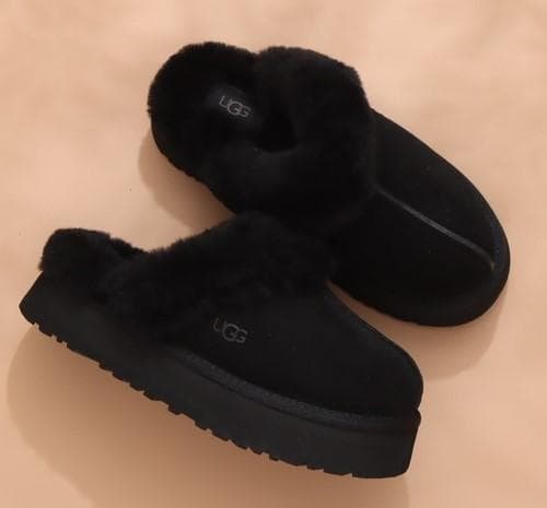 国内正規品✨③展示品✨24⇒～23靴下23.5素足✨UGG ✨ディスケット✨厚底