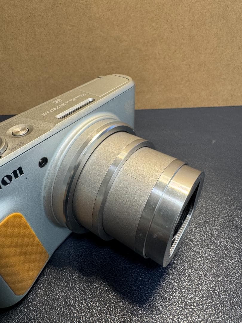 りゅん[美品]　Canon コンパクトデジタルカメラ シルバー