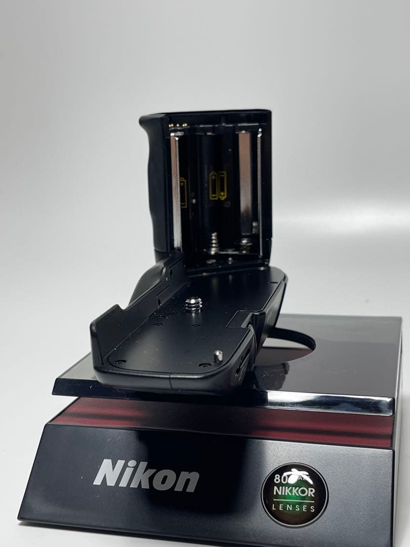 Nikon MB-21バッテリーグリップ