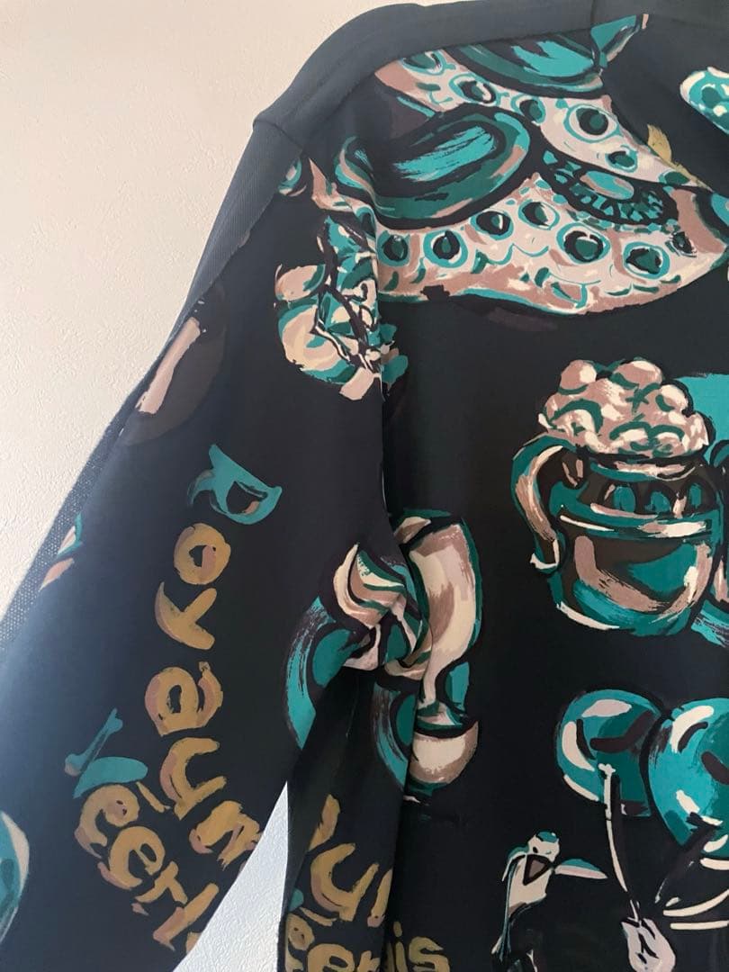 トクコプルミエヴォル/カーキ系グラフィックプリント 長袖チュニック