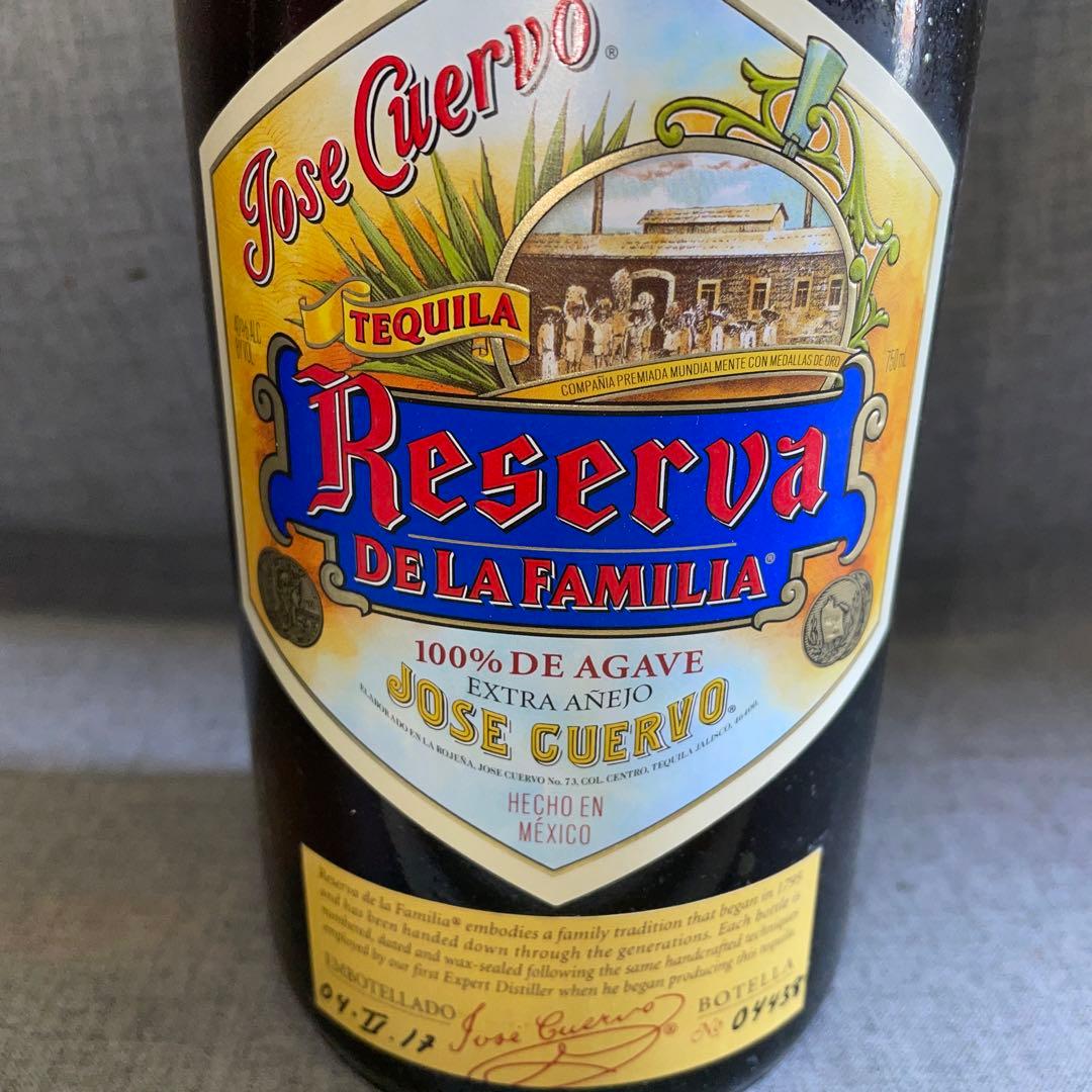 創業200周年記念プレミアム テキーラ　クエルボ レゼルヴァ・デ・ラ・ファミリア