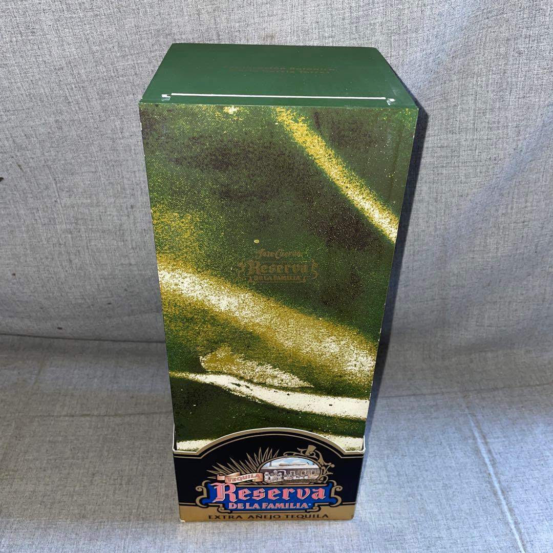 創業200周年記念プレミアム テキーラ　クエルボ レゼルヴァ・デ・ラ・ファミリア