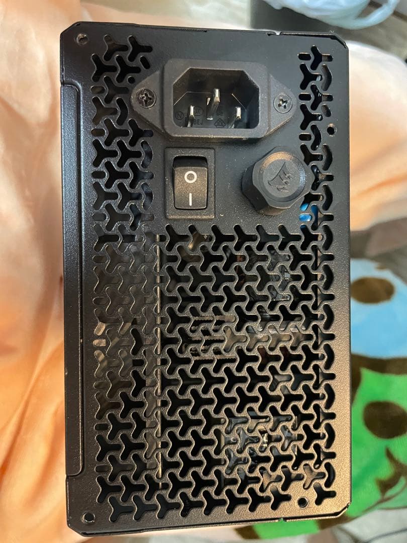 Corsair RM750x フルモジュラー電源 750W