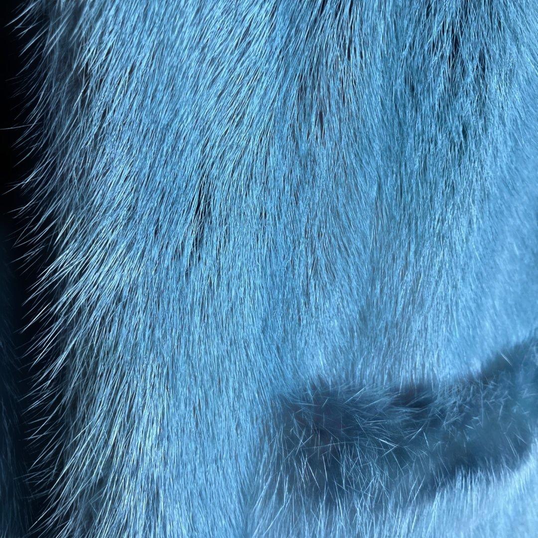 ミンクベスト　ブルー　少し日焼けあり