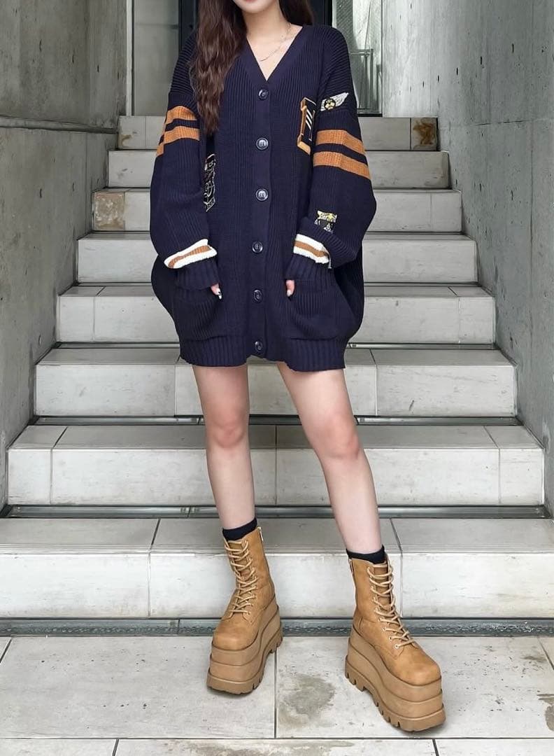 ダーリッチ カレッジワッペンVネックニットカーディガン