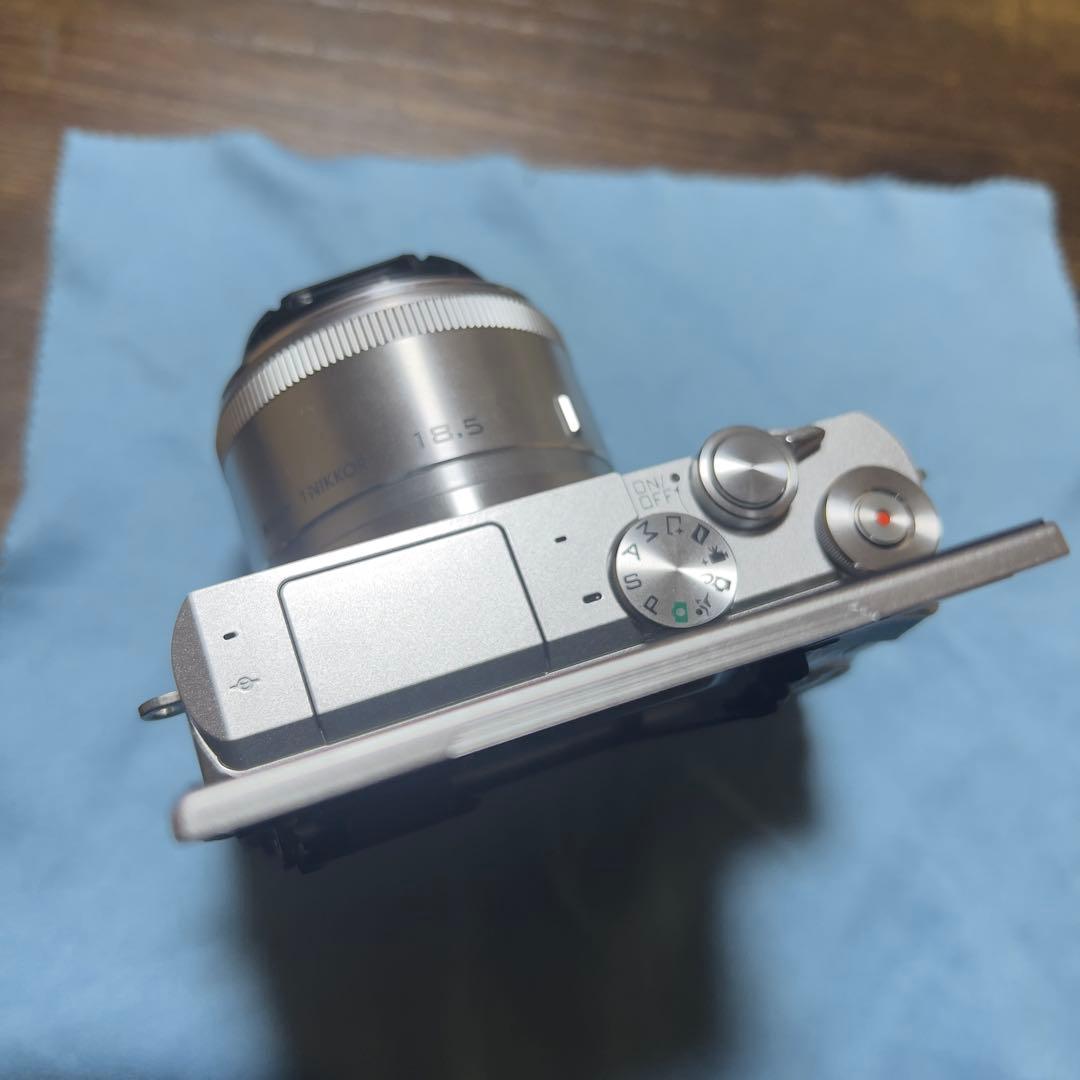 Nikon 1J5 18.5mm単焦点レンズセット　ニコン