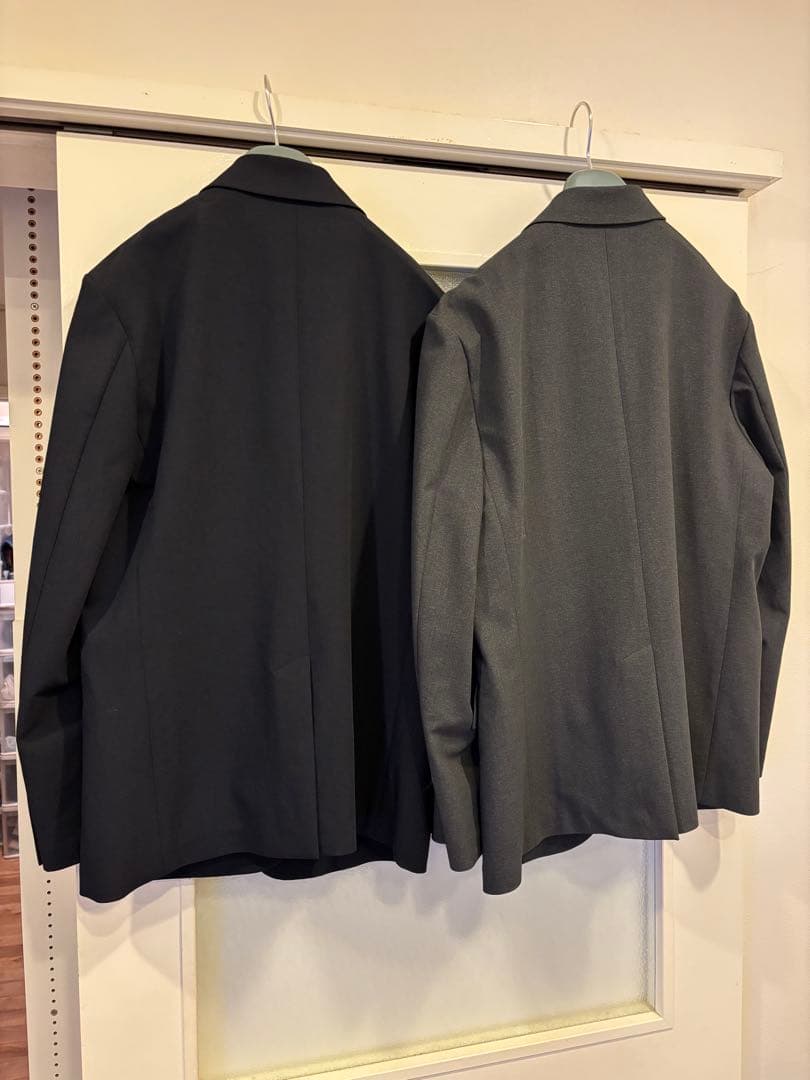 【美品】ユニクロ感動ジャケットとパンツ　色違い2セット（ネイビーとグレー）