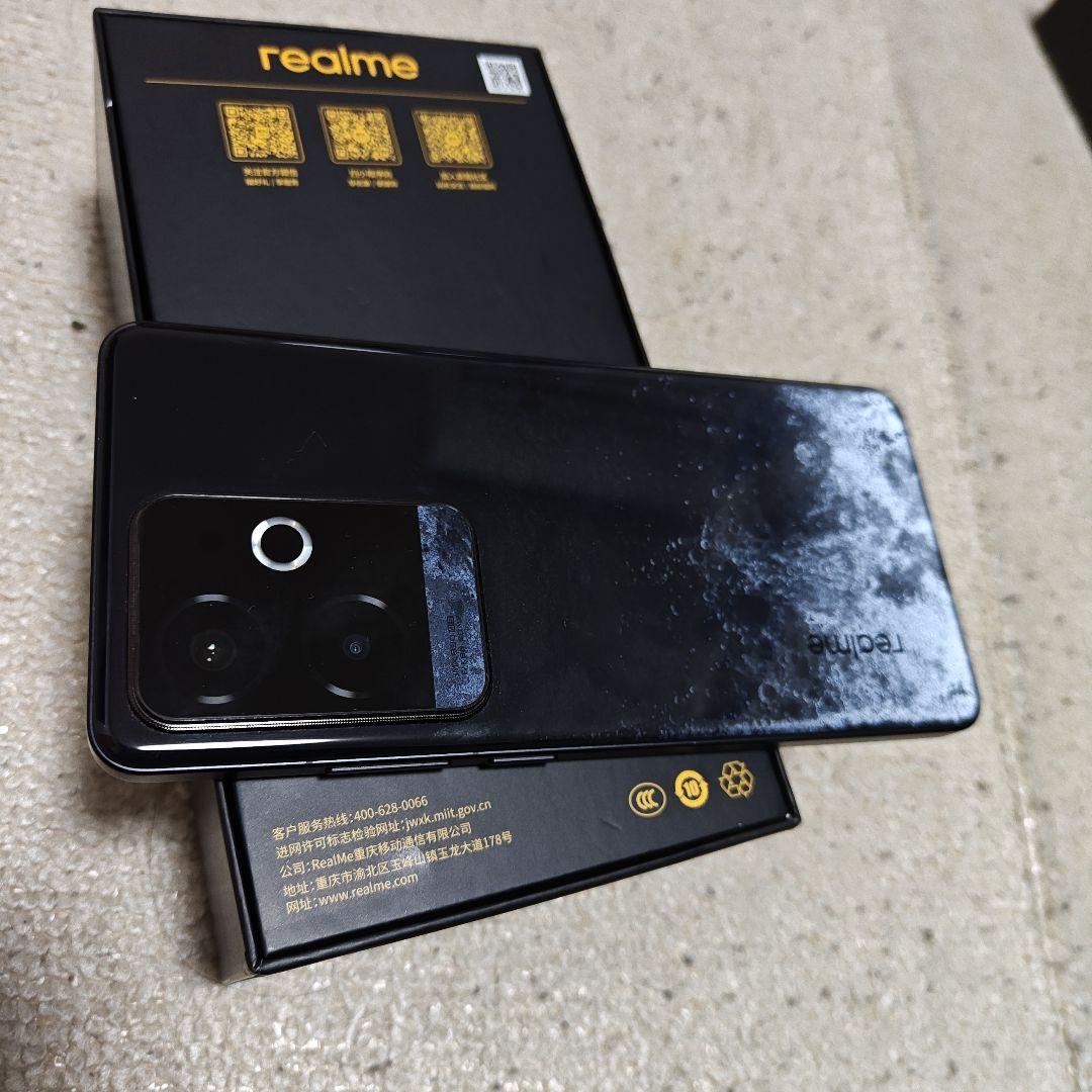 Realme GT6 中国版 12/256 Snapdragon 8 Gen 3