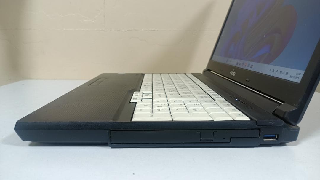 ⭐️ノートパソコンFUJITSU第六世代Core i5 SSD256Gメモリ8G