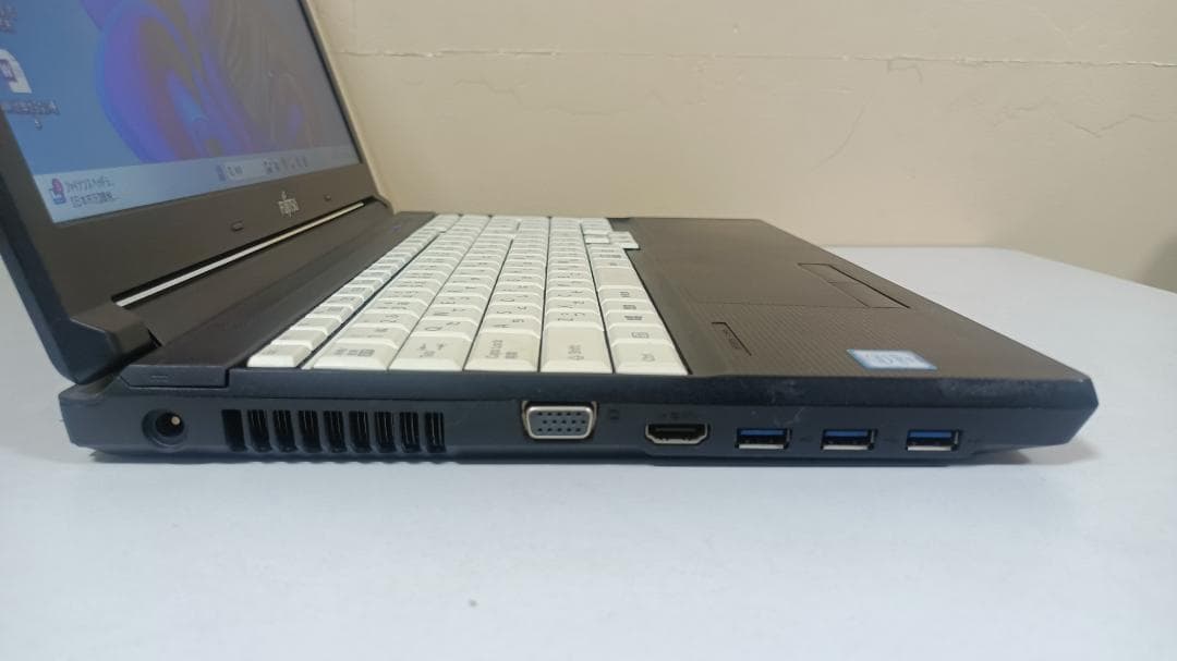 ⭐️ノートパソコンFUJITSU第六世代Core i5 SSD256Gメモリ8G