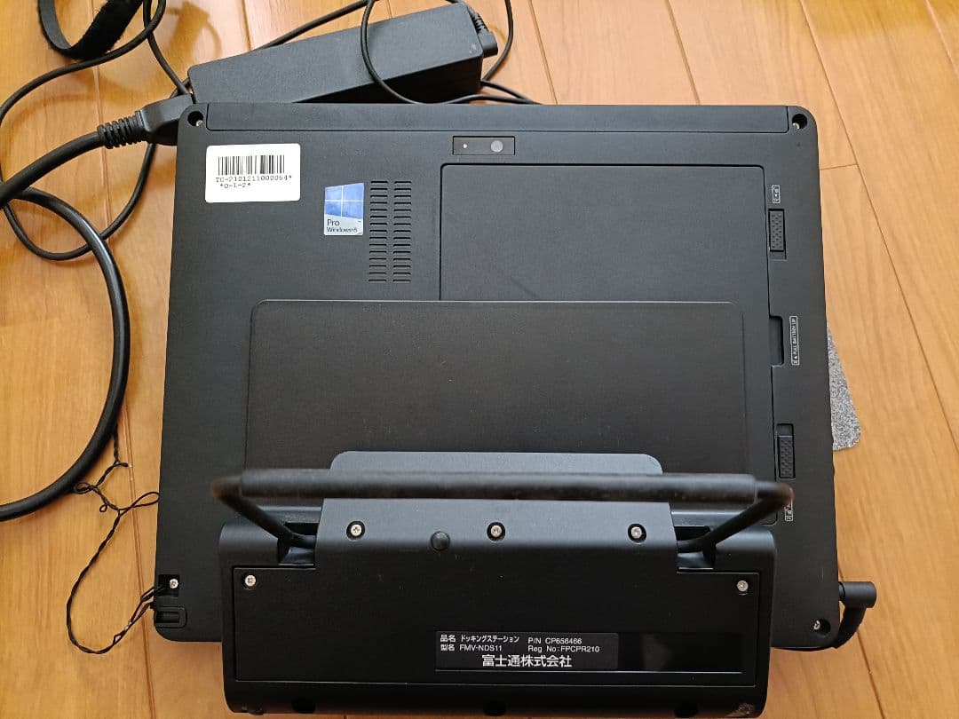 Windows タブレットPC　富士通FMV