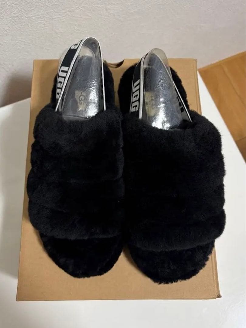 【未使用】 UGG アグ ファー サンダル 黒 25cm ラスト1点