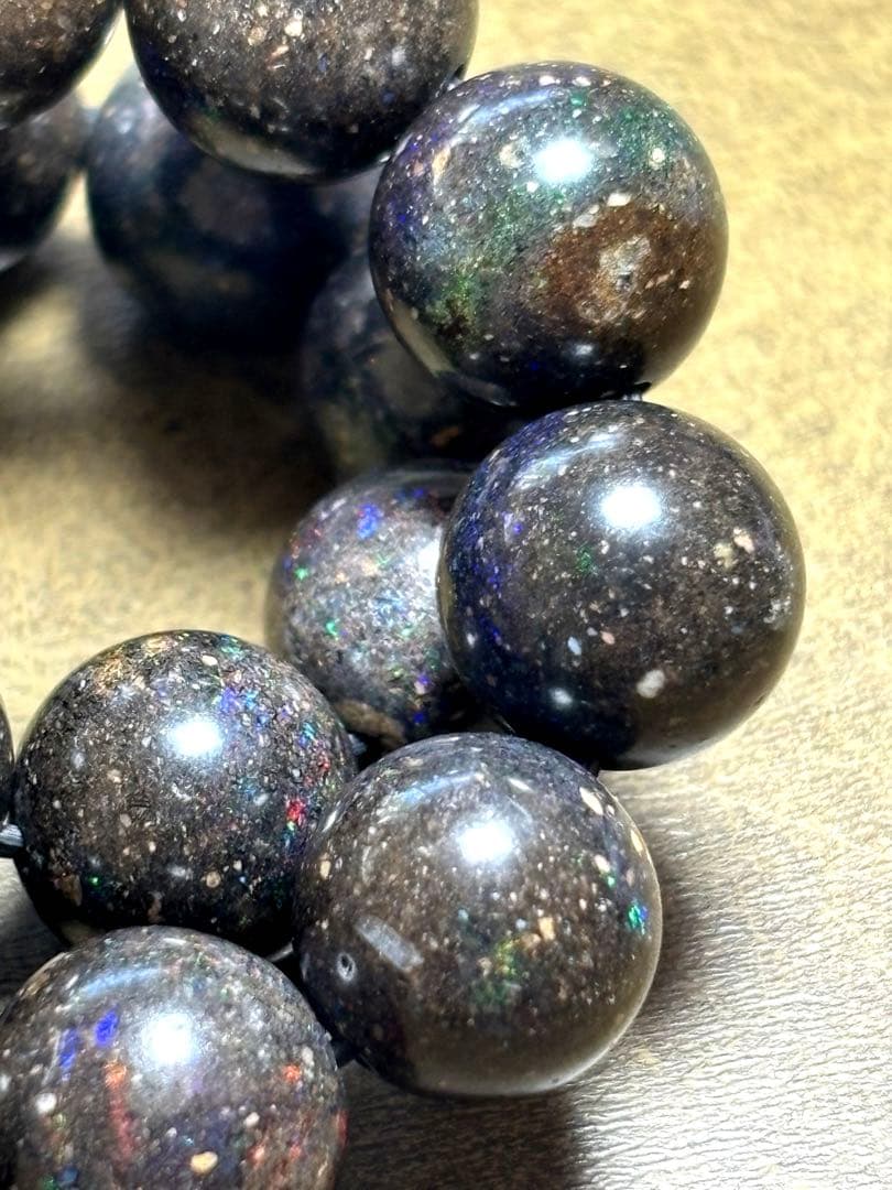 高品質！！　ブラックマトリックスオパールブレス約10.5㎜（新品）虹色遊色キラ2