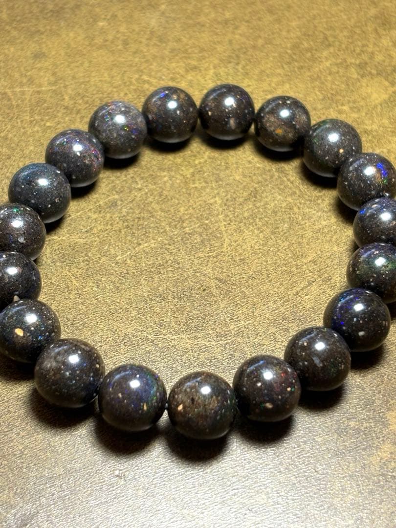 高品質！！　ブラックマトリックスオパールブレス約10.5㎜（新品）虹色遊色キラ2
